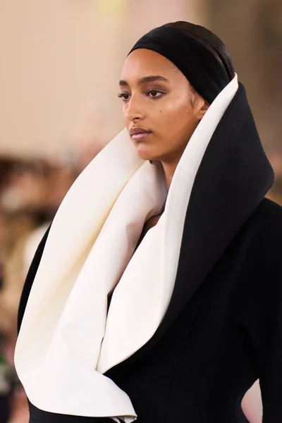 Look 1